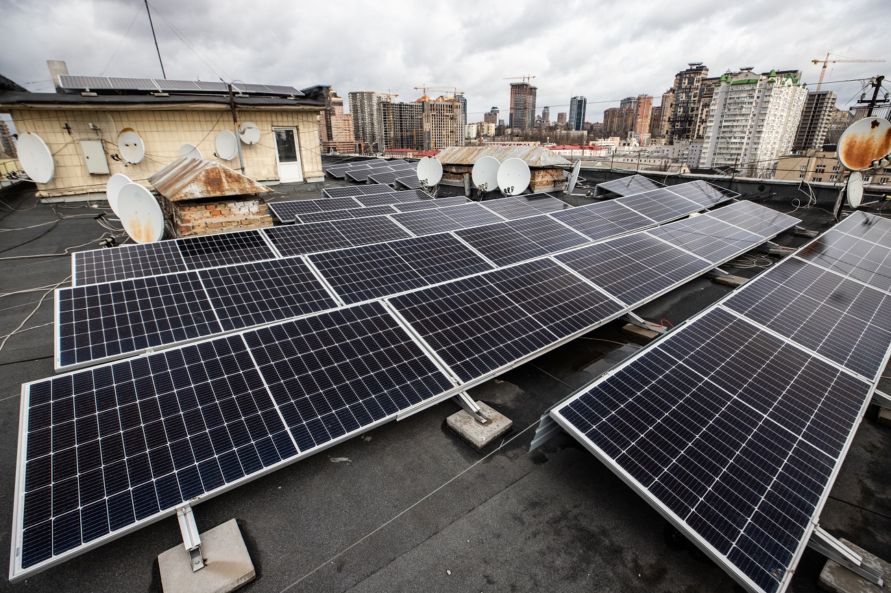 Kyiv preparing for long power outages: Costs and efforts