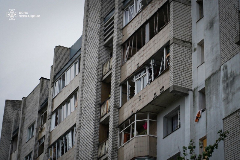 Russia massively strikes Ukraine overnight: Blackout in Kyiv, Dnipro Dam blocked, child killed