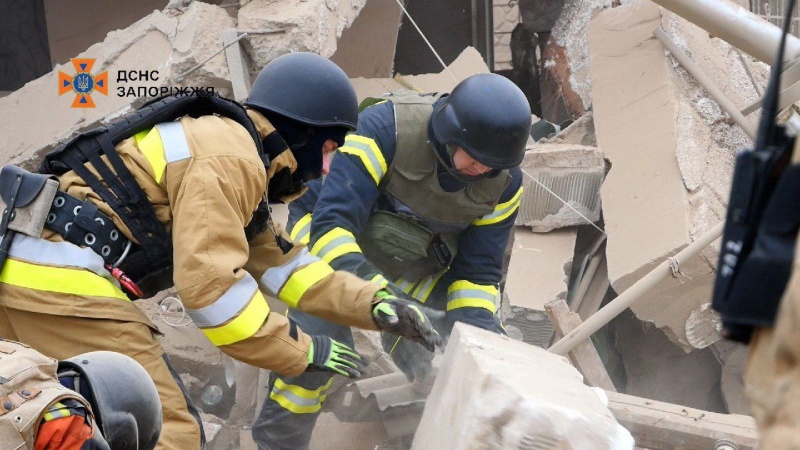 Russian strike on Zaporizhzhia: Number of killed and injured rises, child among victims
