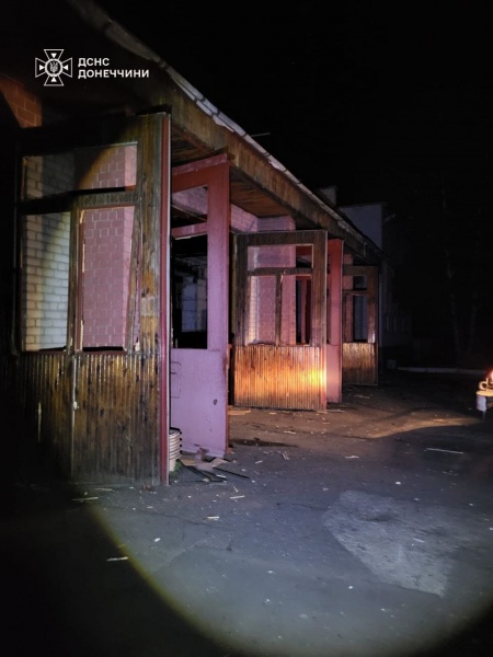 Russian troops permanently shell Ukrainian fire stations: Another damaged in Nikopol