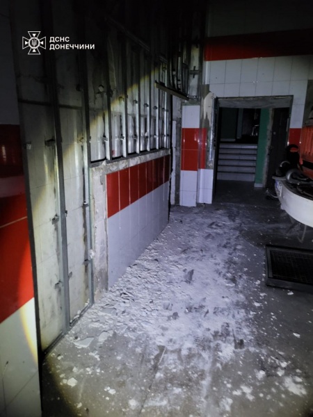 Russian troops permanently shell Ukrainian fire stations: Another damaged in Nikopol