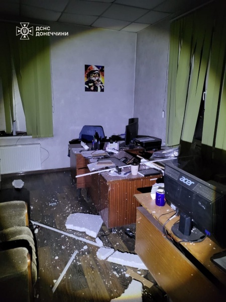 Russian troops permanently shell Ukrainian fire stations: Another damaged in Nikopol