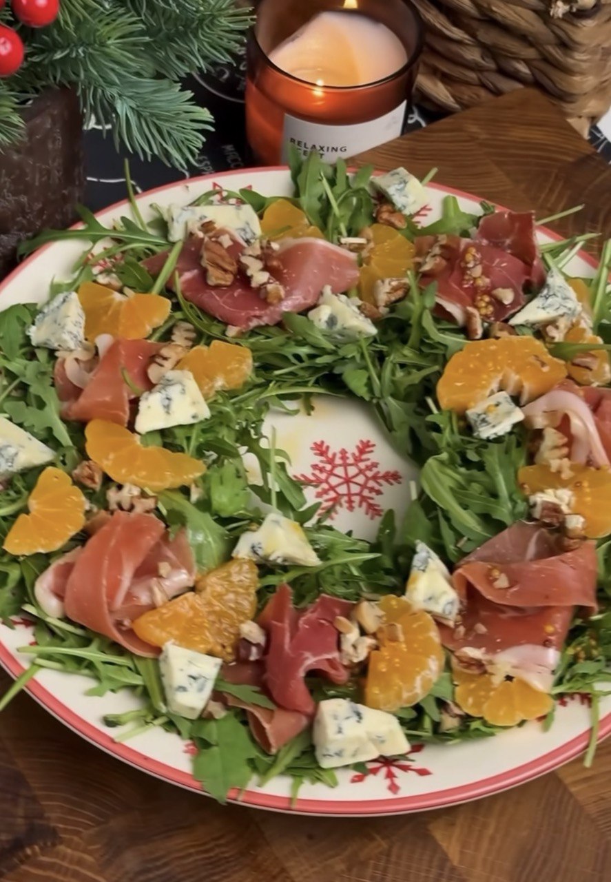 Salad with mandarins: Festive dish quick recipe