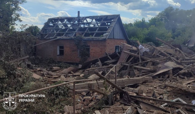 Russia strikes ambulance in Ukraine's Kupiansk with FPV drone, injuring 2 medics