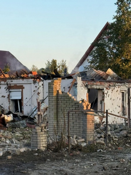 Russian Iskander missiles strike Sloviansk: Hotel and dozens of houses destroyed