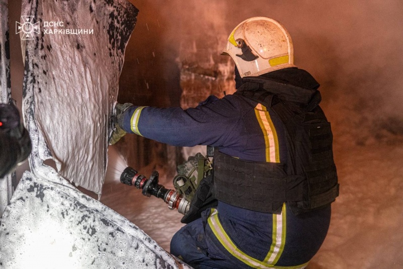 Russian troops strike Kharkiv, rescuers show aftermath of the attack