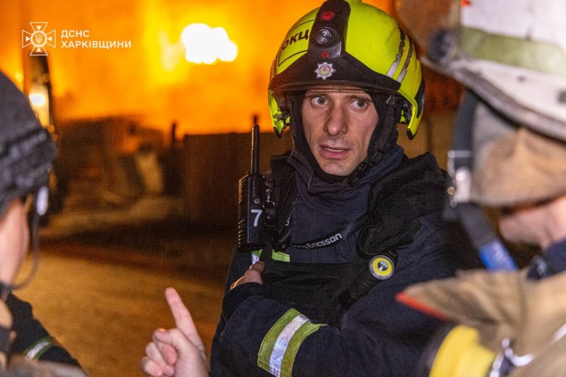 Russian troops strike Kharkiv, rescuers show aftermath of the attack