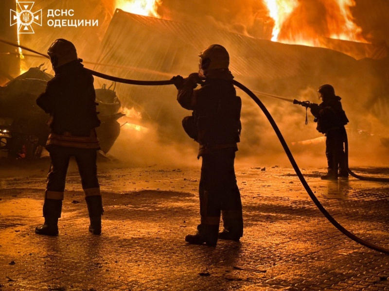 Russia strikes Ukraine's Odesa region: Large-scale fire, power outages and casualties