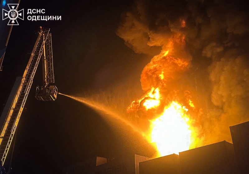 Russia strikes Ukraine's Odesa region: Large-scale fire, power outages and casualties