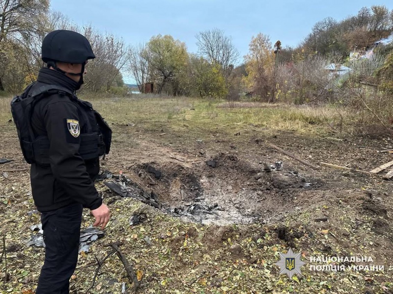 Russia destroys post office and residential buildings in Ukraine's Chernihiv region