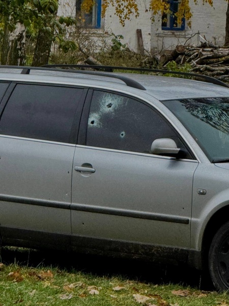 Russia destroys post office and residential buildings in Ukraine's Chernihiv region