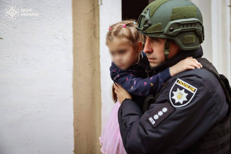 Russia strikes kindergarten in Ukraine's Kharkiv: Killed and injured reported, aftermath revealed