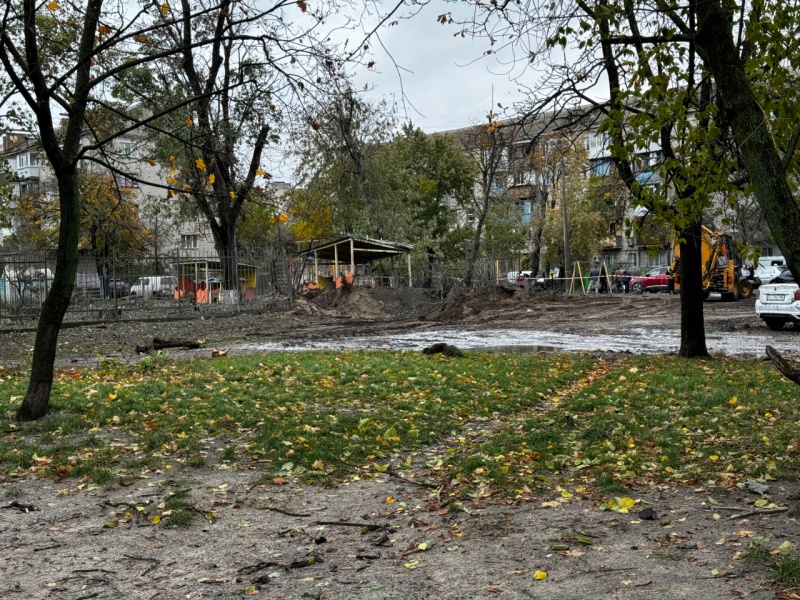 After Russia's missile strike on Kyiv: Scenes from Dniprovskyi district