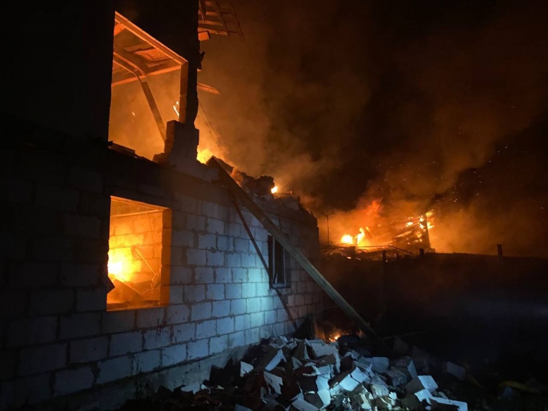 Russia massively strikes Kyiv region: Fires broke out, child among casualties