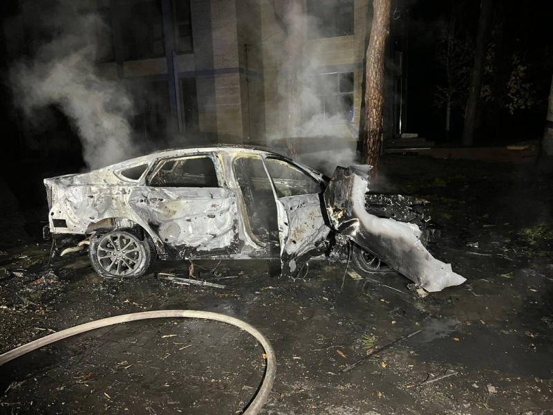 Russia massively strikes Kyiv region: Fires broke out, child among casualties