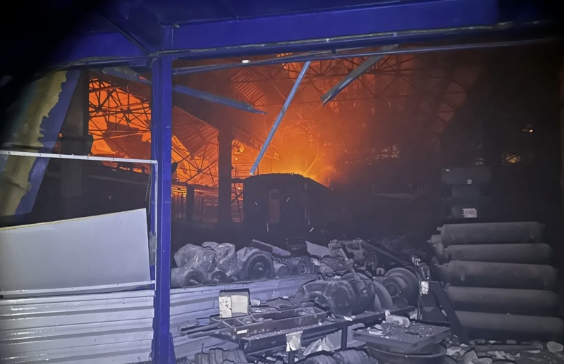 Russia strikes railway in Ukraine's Dnipro and Kharkiv region: Casualties and severe damage reported