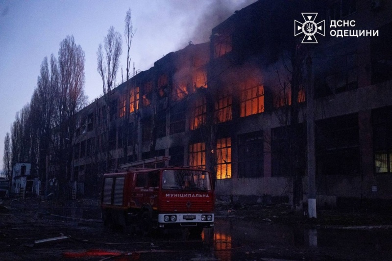 Russia launches massive attack on Odesa region, hits energy sites and leaves civilians wounded
