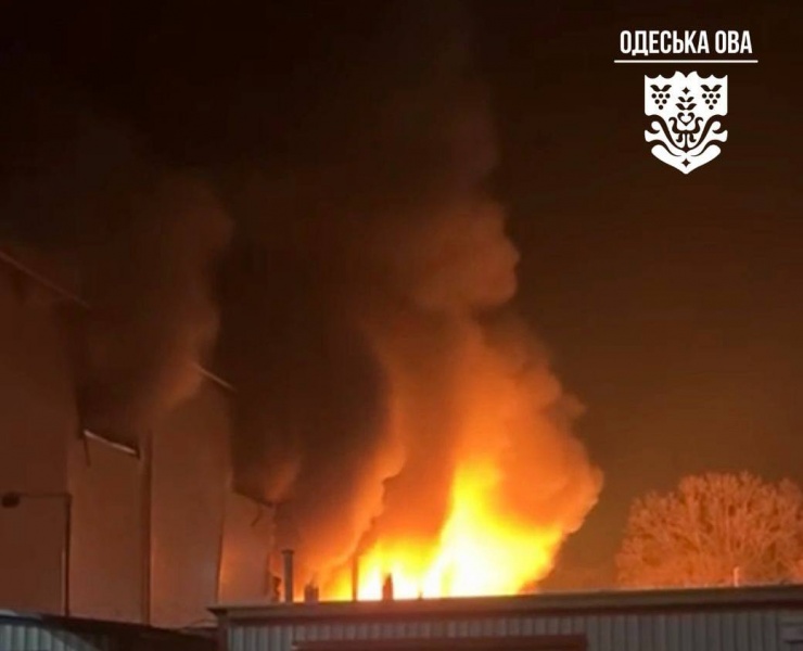 Russia strikes Ukraine's Odesa region: Large-scale fire engulfed warehouse