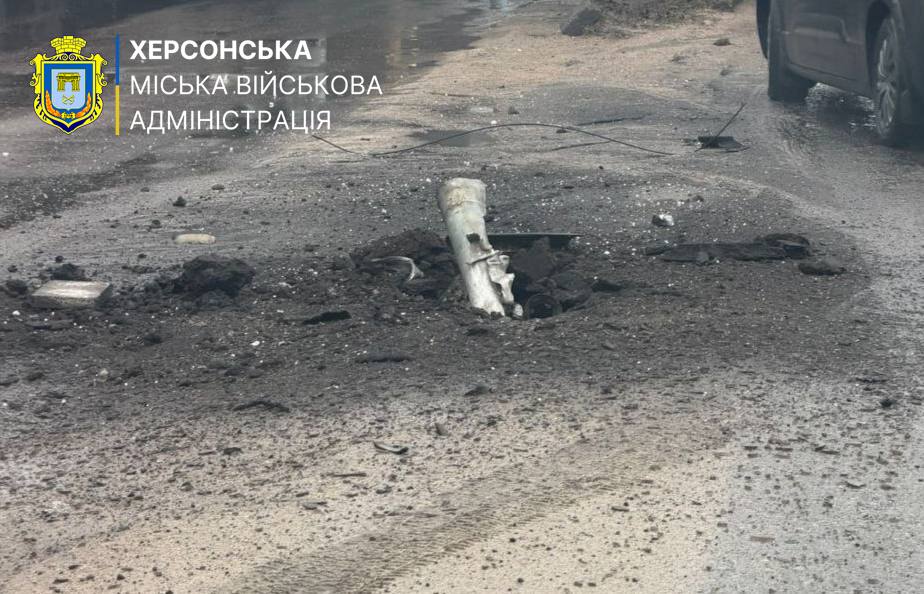 Russia strikes passenger bus in Ukraine's Kherson, leaving killed and wounded