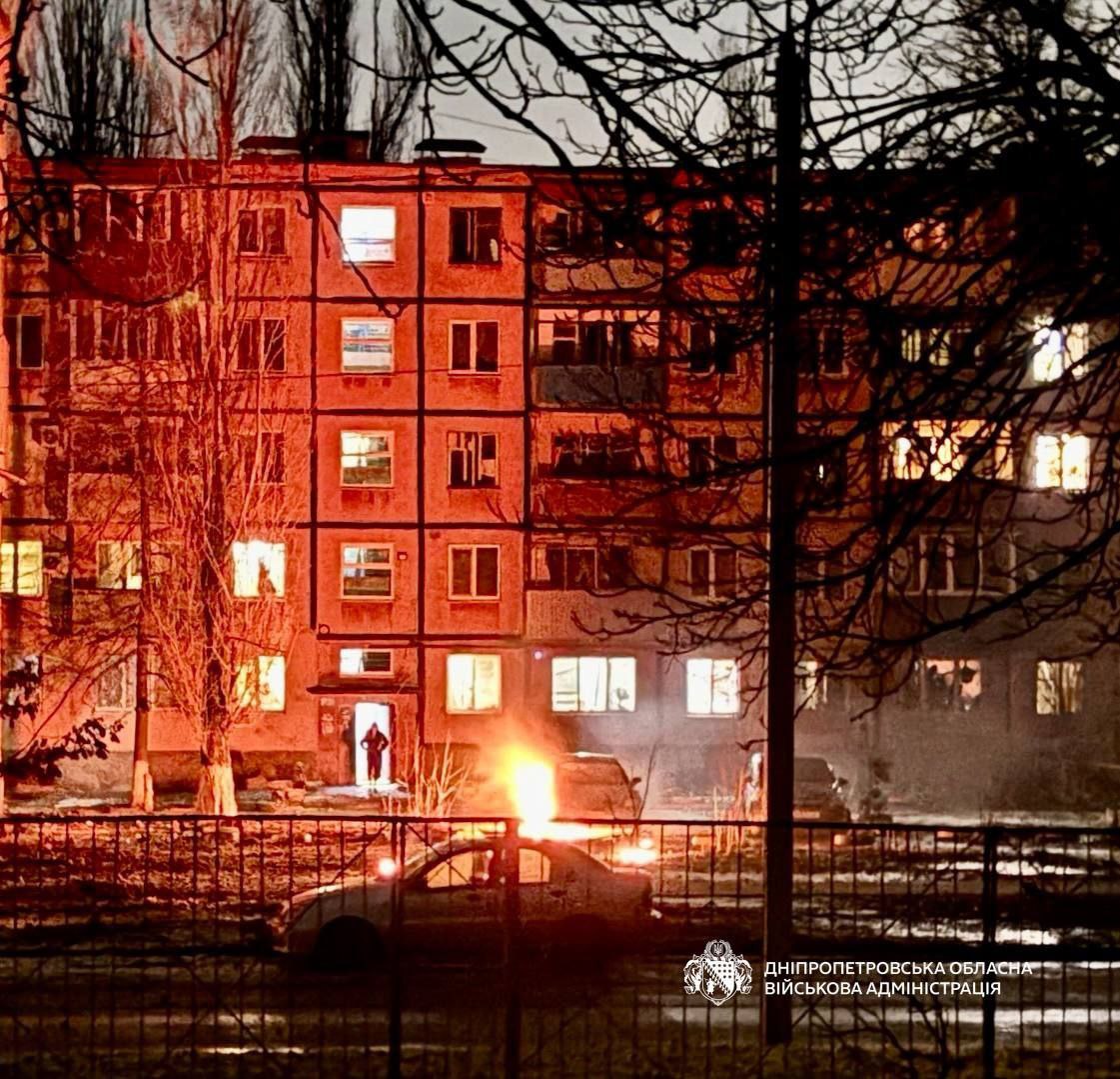 Russia heavily strikes Kyiv, Kharkiv, Zaporizhzhia: Extensive damage, fires and dozens injured