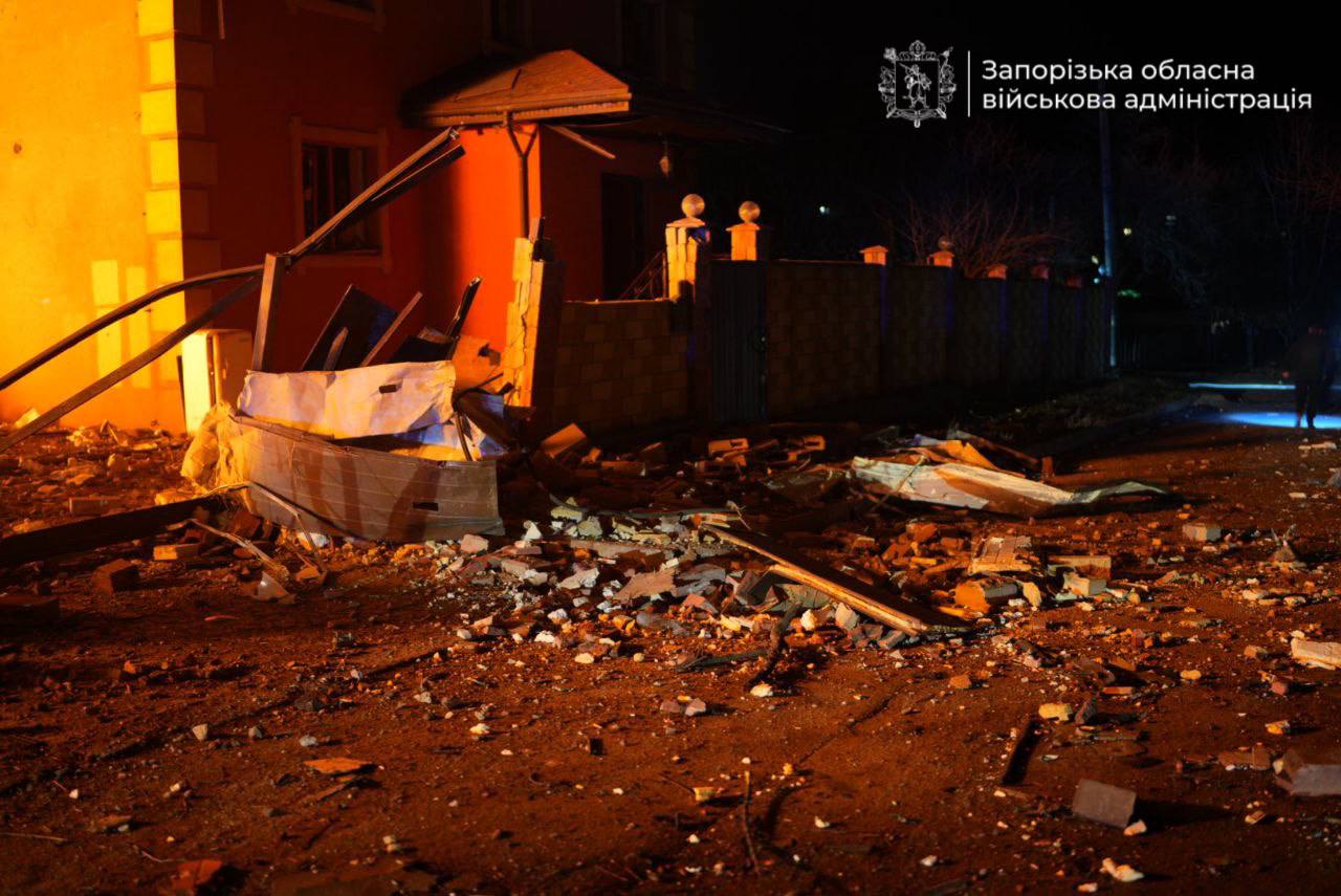 Russia heavily strikes Ukraine's Zaporizhzhia: Residential buildings on fire, casualties reported