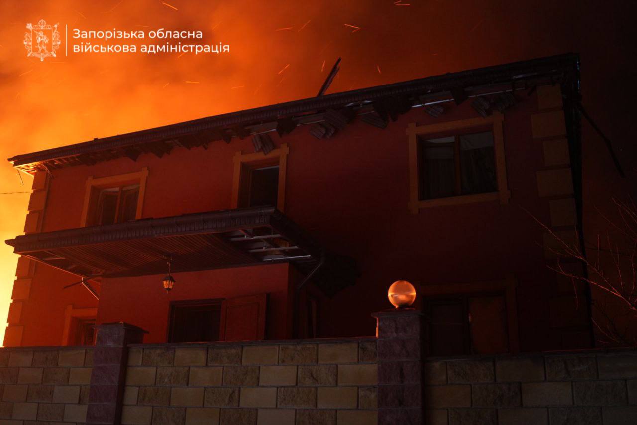Russia heavily strikes Ukraine's Zaporizhzhia: Residential buildings on fire, casualties reported