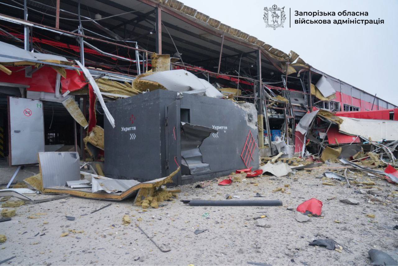 Russia strikes postal terminal in Ukraine's Zaporizhzhia: Employees injured