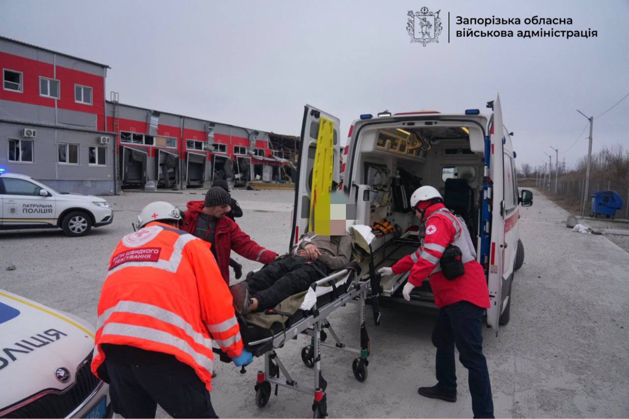 Russia strikes postal terminal in Ukraine's Zaporizhzhia: Employees injured