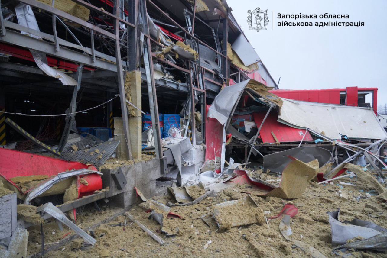 Russia strikes postal terminal in Ukraine's Zaporizhzhia: Employees injured