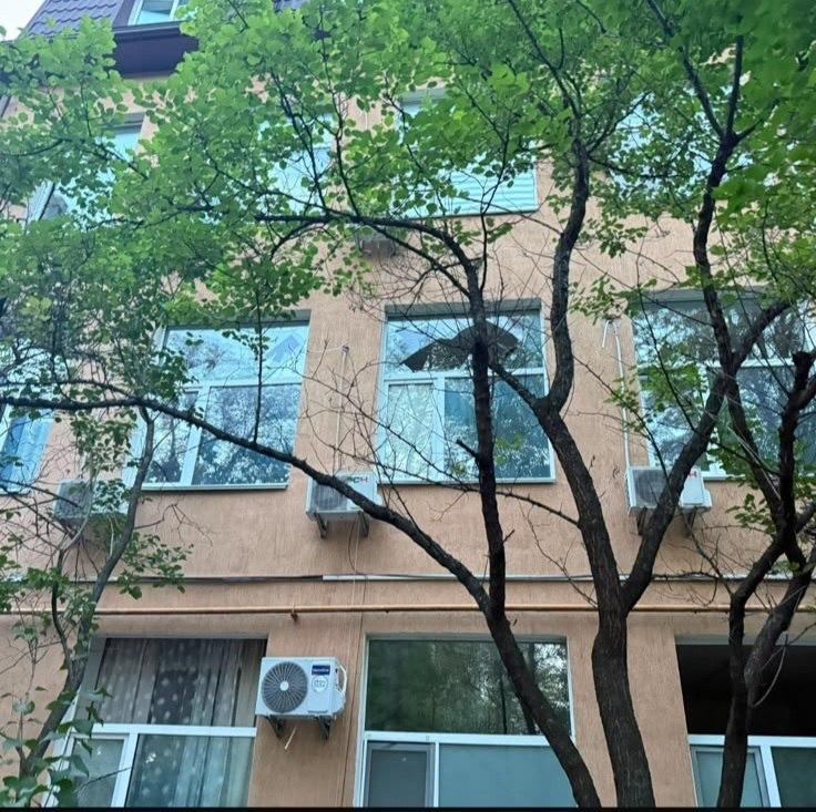 Russia strikes Kyiv children's hospital grounds, leaving huge crater