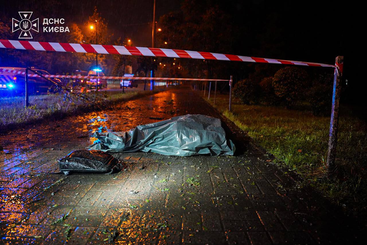 Russia massively strikes Kyiv, killing 2 and injuring at least 8: Aftermath revealed
