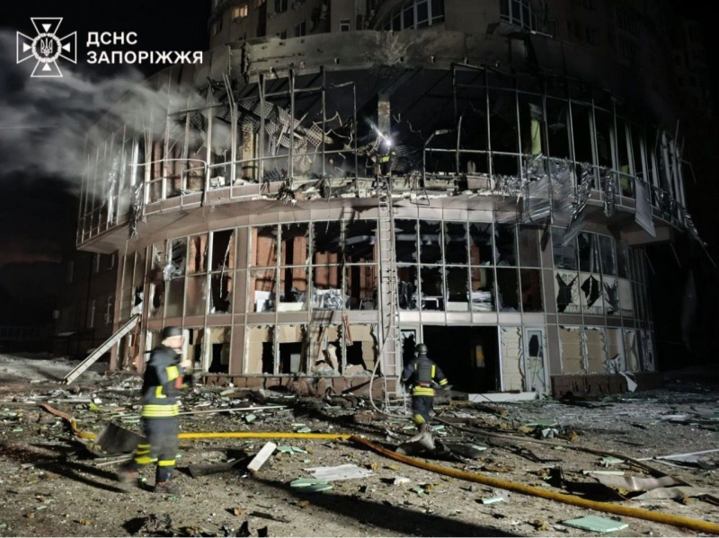 Russia massively strikes Ukraine's Zaporizhzhia: Shopping centre on fire, houses damaged