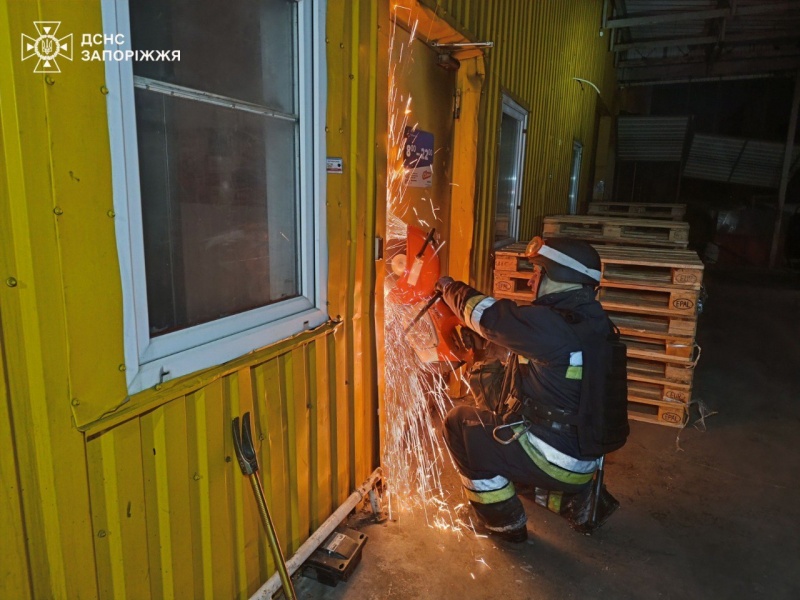 Russia massively strikes Ukraine's Zaporizhzhia: Shopping centre on fire, houses damaged