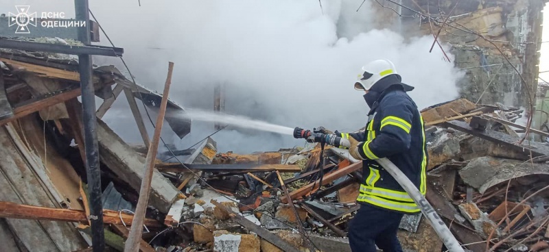 Russia strikes Ukraine's Odesa region, resulting in fires and casualties