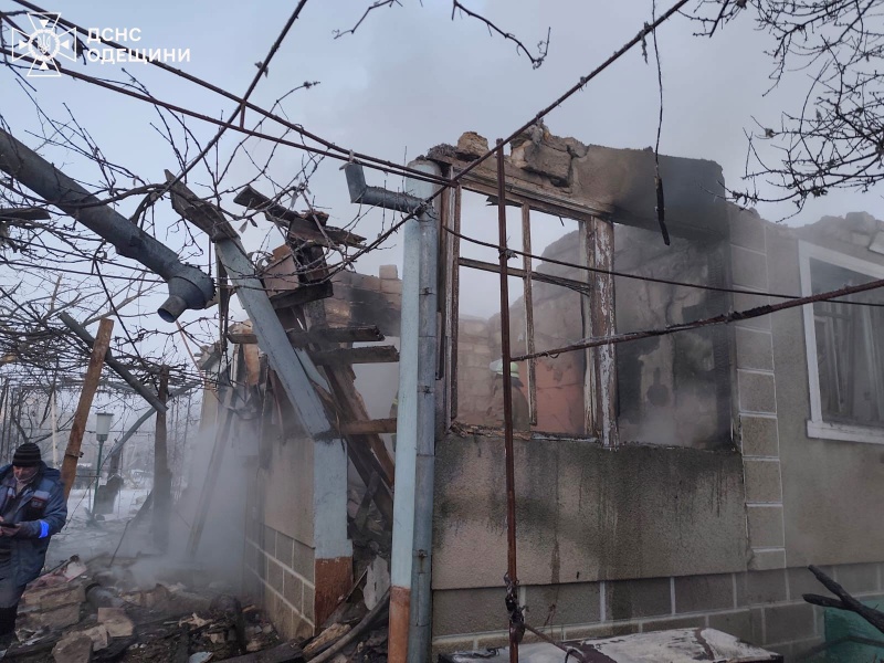 Russia strikes Ukraine's Odesa region, resulting in fires and casualties