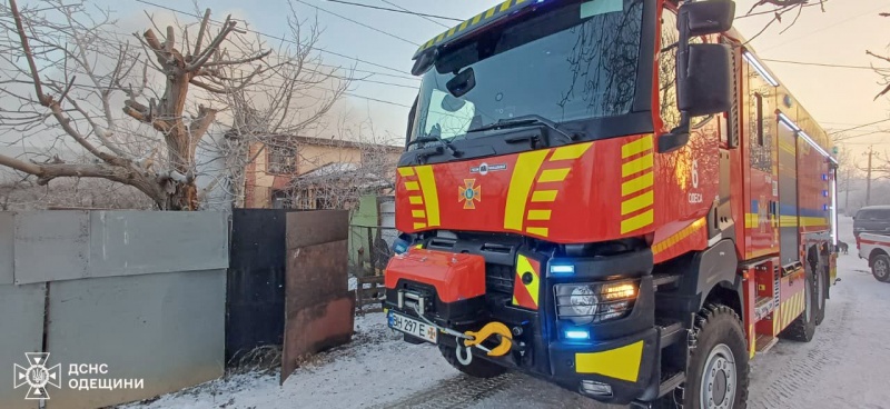 Russia strikes Ukraine's Odesa region, resulting in fires and casualties