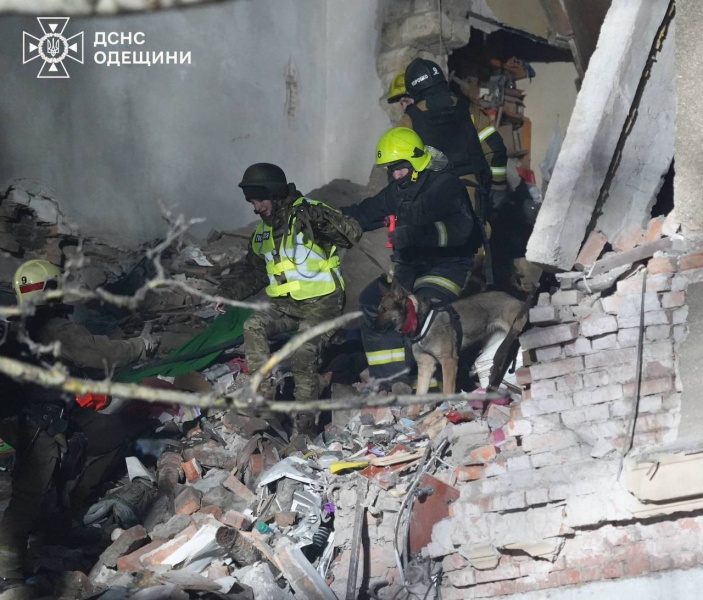 Russia heavily strikes Ukraine's Odesa: Downtown building destroyed, search for survivors underway