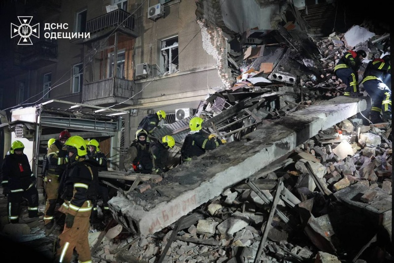 Russia heavily strikes Ukraine's Odesa: Downtown building destroyed, search for survivors underway