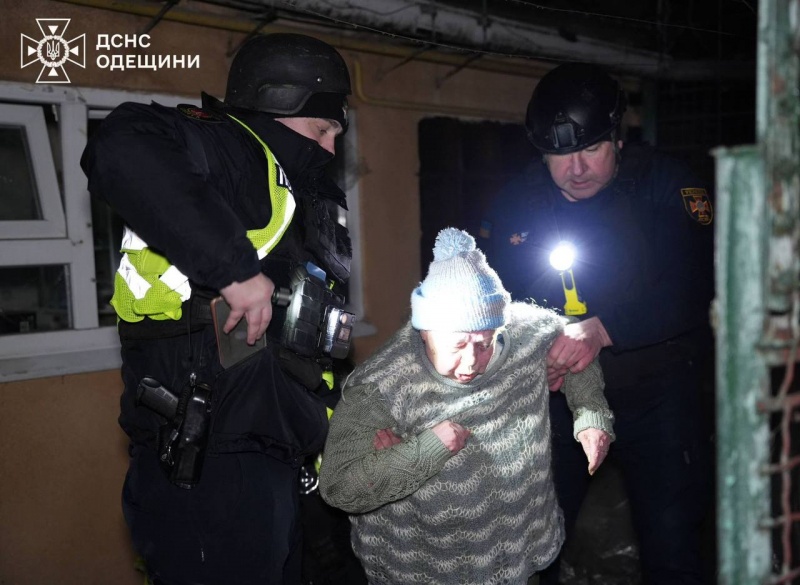 Russia heavily strikes Ukraine's Odesa: Downtown building destroyed, search for survivors underway