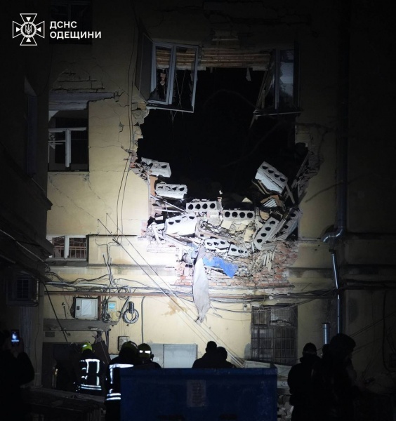 Russia heavily strikes Ukraine's Odesa: Downtown building destroyed, search for survivors underway