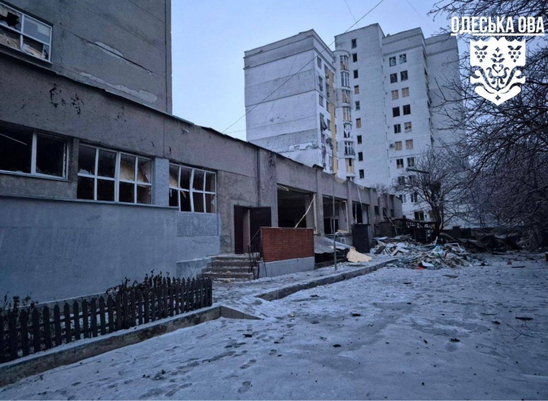 Russia heavily strikes Ukraine's Odesa: Downtown building destroyed, search for survivors underway