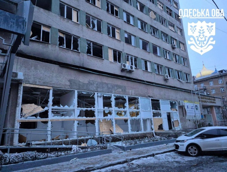 Russia heavily strikes Ukraine's Odesa: Downtown building destroyed, search for survivors underway