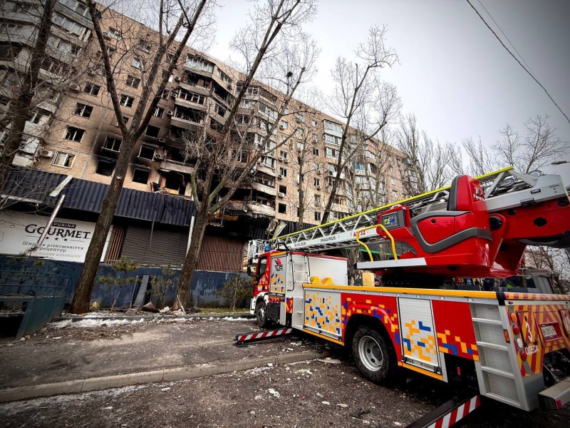 Russia heavily strikes Ukraine's Odesa: Downtown building destroyed, search for survivors underway
