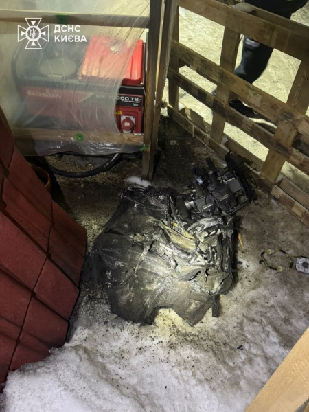 Russia strikes Kyiv with drones: 17-story residential building damaged 