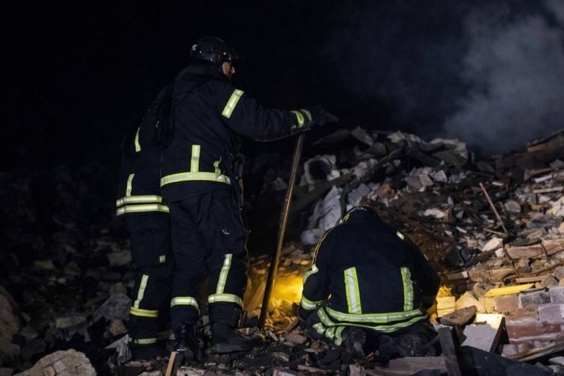 Russia strikes residential building in Ukraine's Dnipropetrovsk region: People may be under rubble