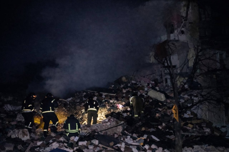 Russia strikes residential building in Ukraine's Dnipropetrovsk region: People may be under rubble