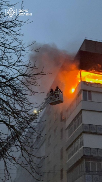 Russia destroys postal warehouse, hits residential building in Ukraine's Lutsk