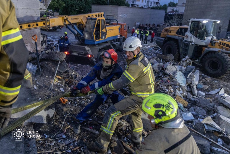 Kyiv rescue operation ends after Russian strike: Final death toll revealed