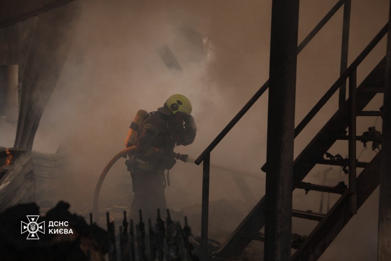 Russian attack on Kyiv injures 11, damages residential buildings and cars