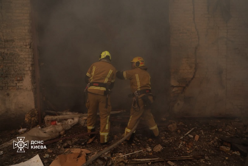Russian attack on Kyiv injures 11, damages residential buildings and cars